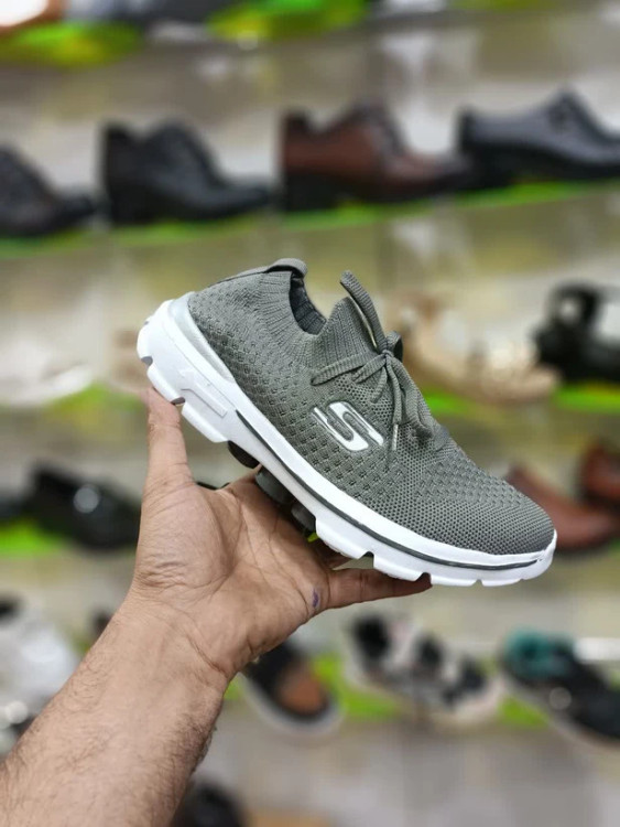 خرید اینترنتی کفش کتونی اسپرت زنانه