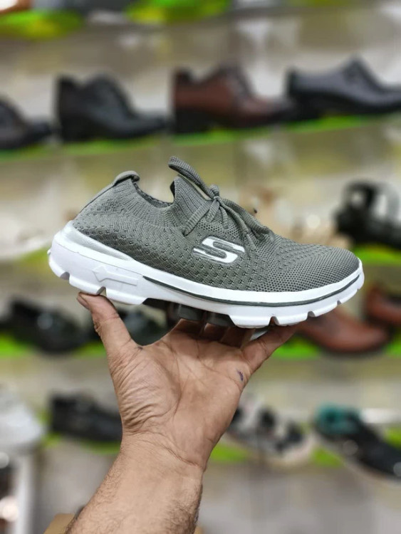 خرید اینترنتی کفش کتونی اسپرت زنانه