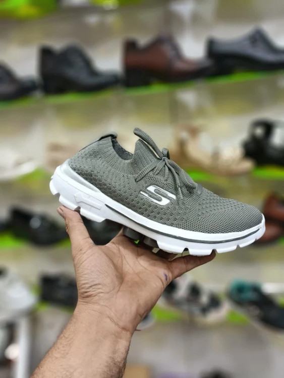 خرید اینترنتی کفش کتونی اسپرت زنانه