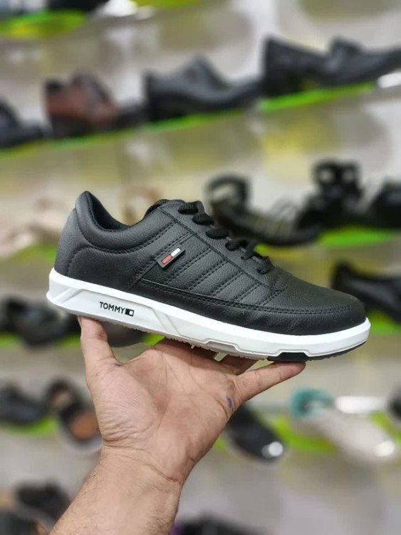 خرید اینترنتی کفش کتونی اسپرت بزرگپا مردانه