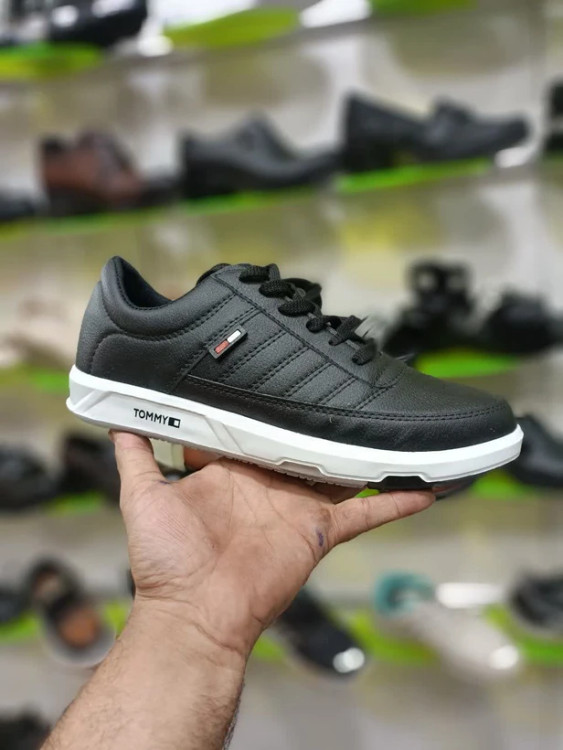 خرید اینترنتی کفش کتونی اسپرت بزرگپا مردانه