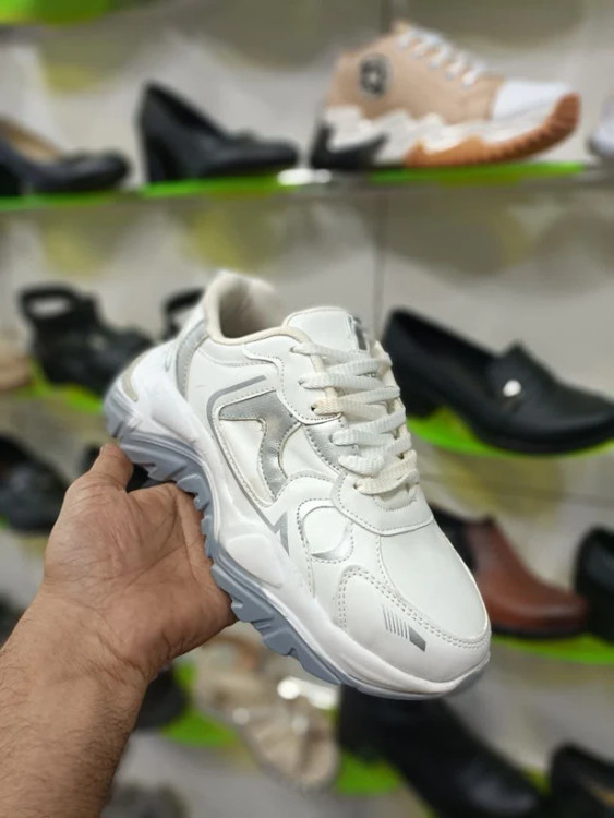 خرید اینترنتی کفش کتونی لژدار زنانه