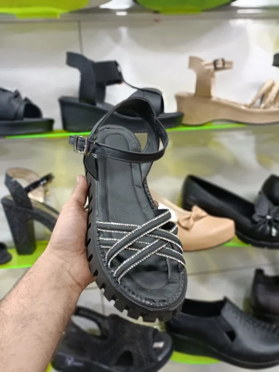 خرید اینترنتی کفش صندل زنانه