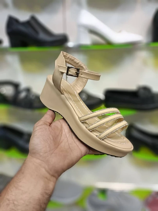 خرید اینترنتی صندل زنانه