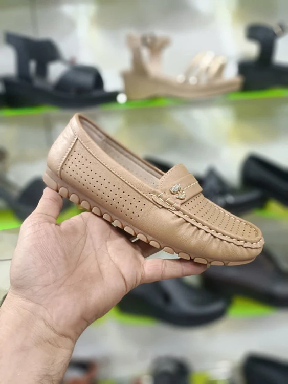 خرید اینترنتی کفش طبی زنانه