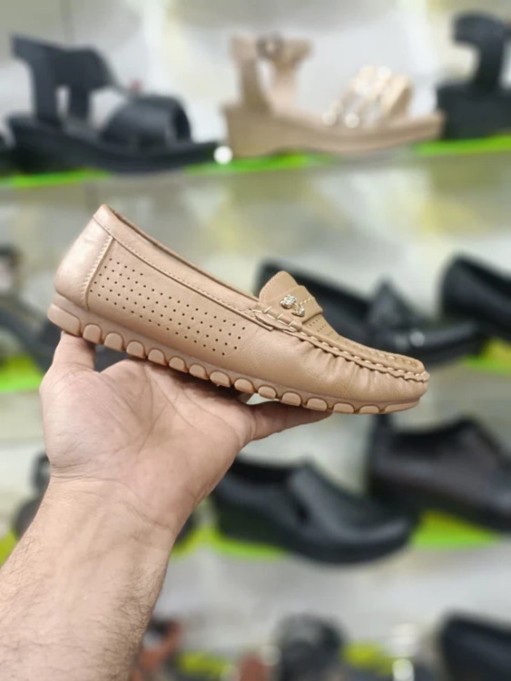 خرید اینترنتی کفش طبی زنانه