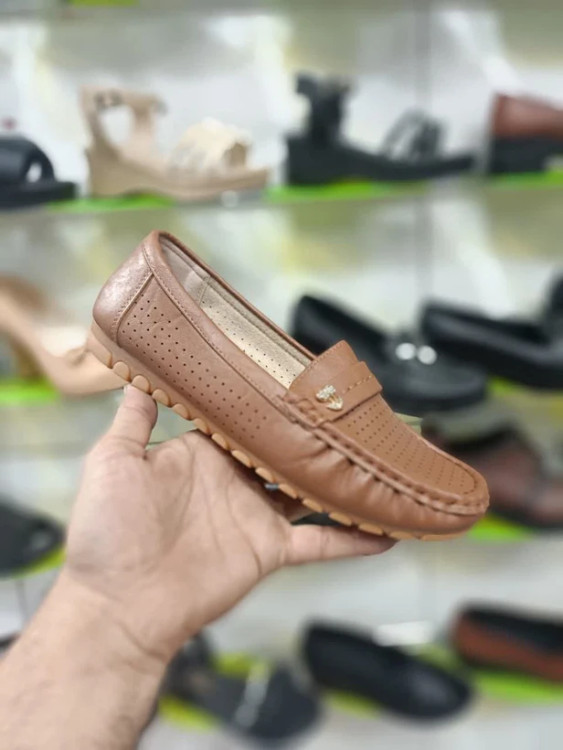 خرید اینترنتی کفش طبی زنانه